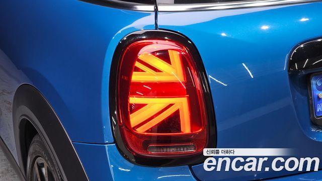 MINI Cooper S Classic Third Generation 2022 — фото 29