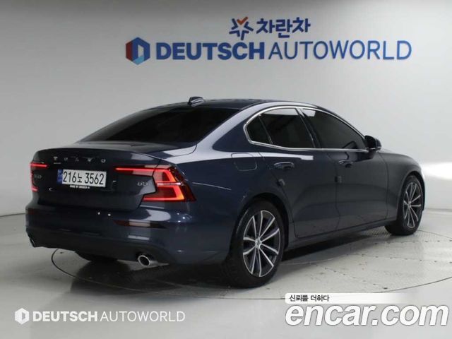 Volvo S60 (III) B5 Momentum 2022 — фото 2