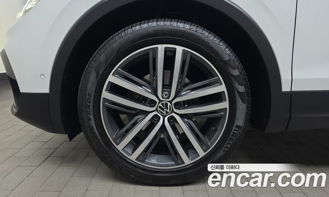 Volkswagen Tiguan (II) 2.0 TDI Prestige 2023 — фото 5