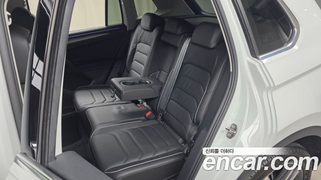 Volkswagen Tiguan (II) 2.0 TDI Prestige 2023 — фото 12