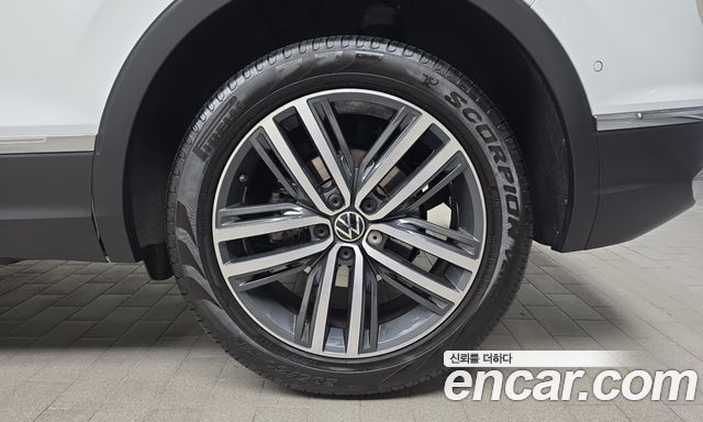Volkswagen Tiguan (II) 2.0 TDI Prestige 2023 — фото 21