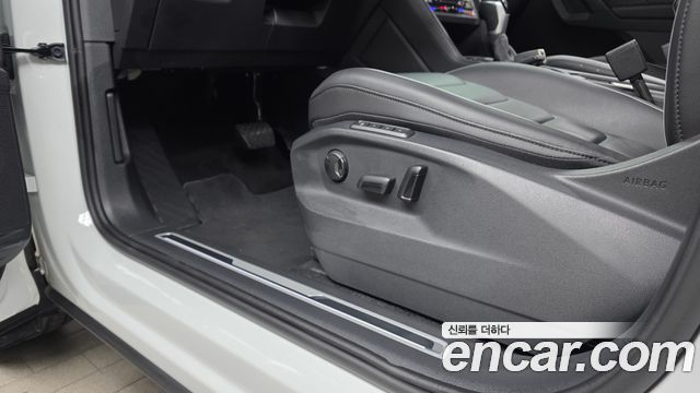 Volkswagen Tiguan (II) 2.0 TDI Prestige 2023 — фото 31