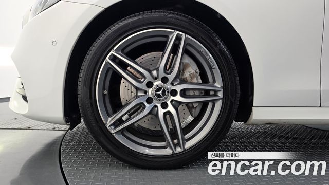 Mercedes-Benz E-Class (W213) E300 4MATIC AMG Line 2020 — фото 5
