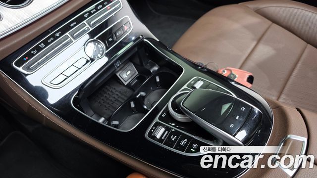 Mercedes-Benz E-Class (W213) E300 4MATIC AMG Line 2020 — фото 9