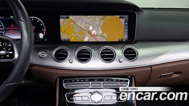Mercedes-Benz E-Class (W213) E300 4MATIC AMG Line 2020 — фото 17