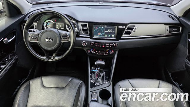 Kia Niro Prestige 2017 — фото 7