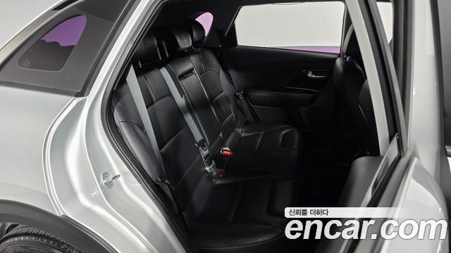 Kia Niro Prestige 2017 — фото 11