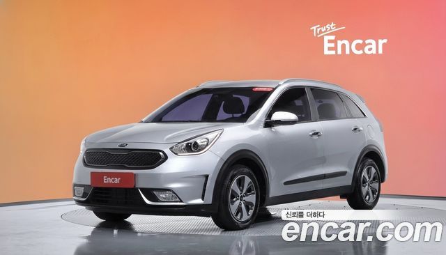 Kia Niro Prestige 2017 — фото 1