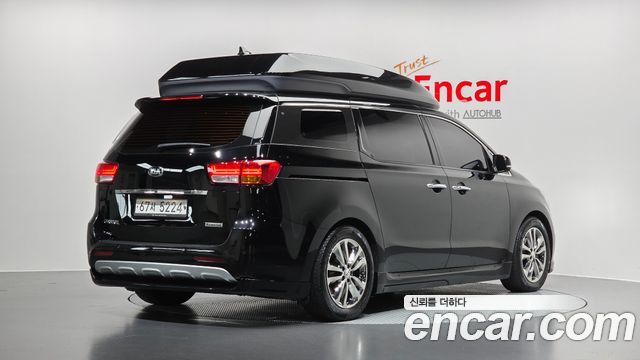 Kia Carnival 9-seater Hi-Limousine Noblesse 2018 — фото 2