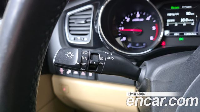 Kia Carnival 9-seater Hi-Limousine Noblesse 2018 — фото 13