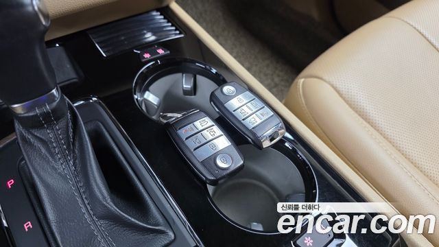 Kia Carnival 9-seater Hi-Limousine Noblesse 2018 — фото 18