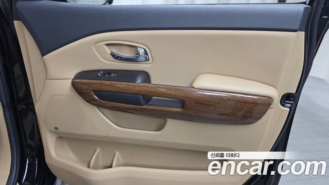 Kia Carnival 9-seater Hi-Limousine Noblesse 2018 — фото 25
