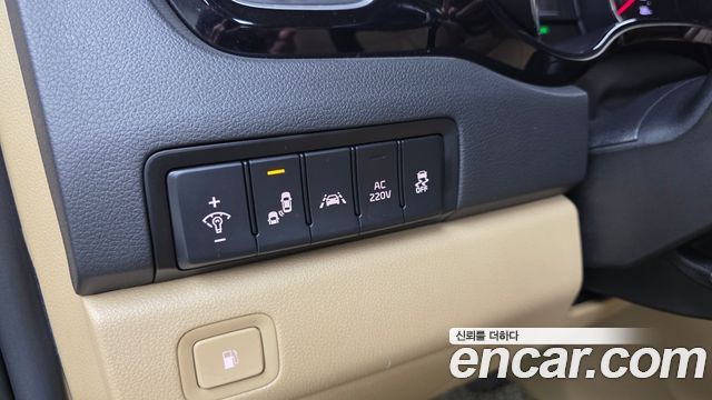 Kia Carnival 9-seater Hi-Limousine Noblesse 2018 — фото 29