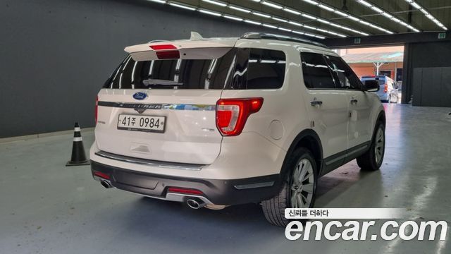 Ford Explorer 2.3 Limited 4WD 5th 2019 — фото 2