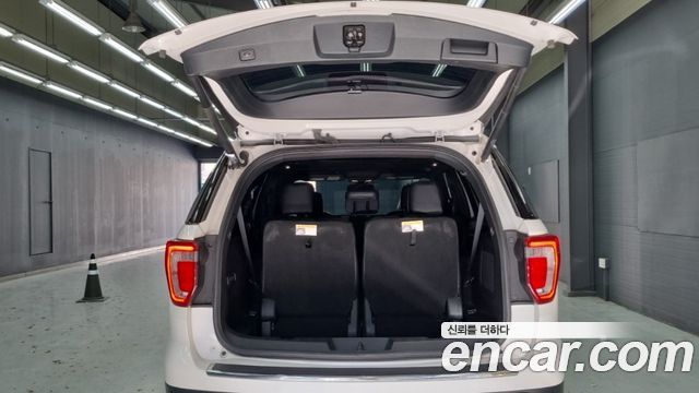 Ford Explorer 2.3 Limited 4WD 5th 2019 — фото 4