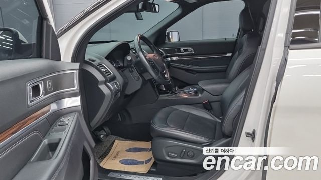 Ford Explorer 2.3 Limited 4WD 5th 2019 — фото 10