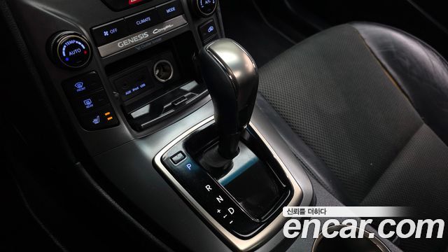 Hyundai Genesis Coupe 200 Turbo D 2015 — фото 9