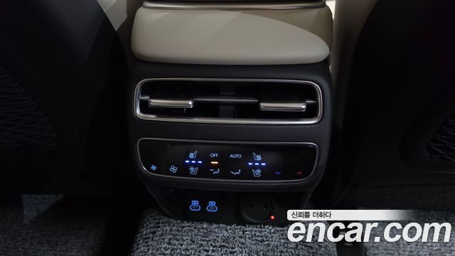 Genesis GV70 2.5T Gasoline AWD 2026 — фото 18