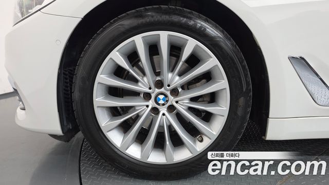 BMW 5 Series (G30) 520d Luxury Special Edition 2018 — фото 5