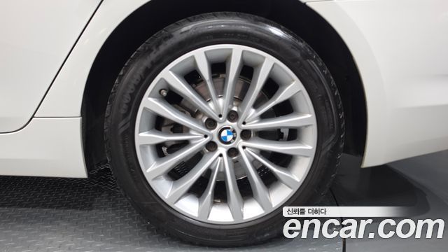 BMW 5 Series (G30) 520d Luxury Special Edition 2018 — фото 21