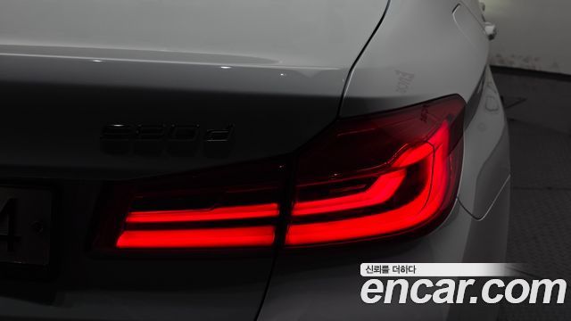 BMW 5 Series (G30) 520d Luxury Special Edition 2018 — фото 23