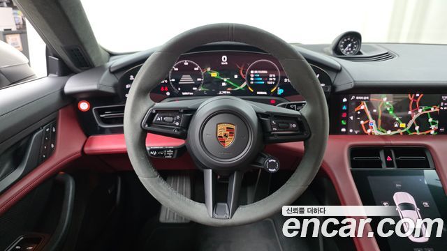 Porsche Taycan GTS 2022 — фото 18