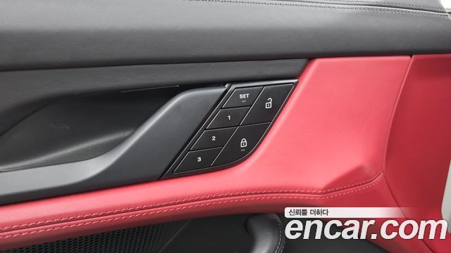 Porsche Taycan GTS 2022 — фото 35