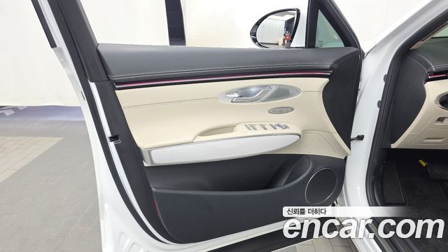 Genesis GV70 2.5T Gasoline AWD 2025 — фото 24