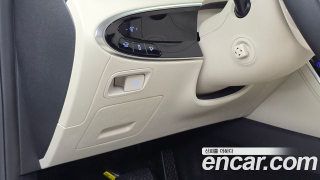 Genesis GV70 2.5T Gasoline AWD 2025 — фото 27