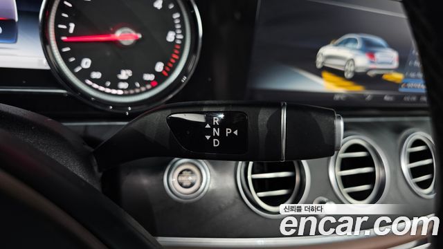 Mercedes-Benz E-Class (W213) E220d Avantgarde 2018 — фото 9