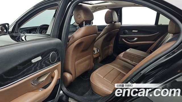 Mercedes-Benz E-Class (W213) E220d Avantgarde 2018 — фото 12