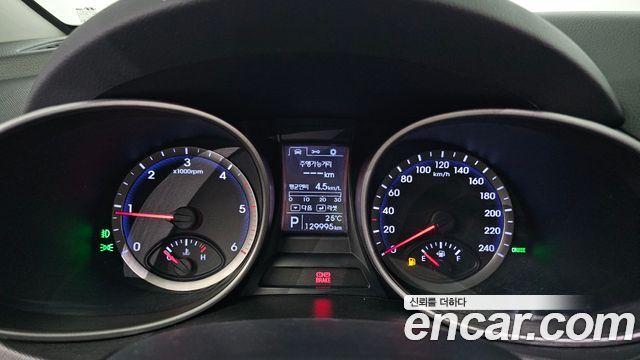 Hyundai Santa Fe (DM) Diesel(e-VGT) 2.0 4WD Premium 2015 — фото 8