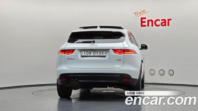 Jaguar F-PACE 20d Portfolio 2017 — фото 4