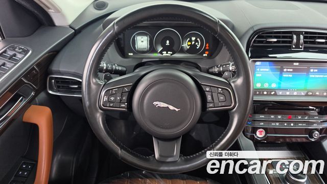 Jaguar F-PACE 20d Portfolio 2017 — фото 13