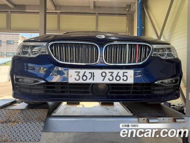 BMW 5 Series (G30) 530i Luxury Plus 2019 — фото 1