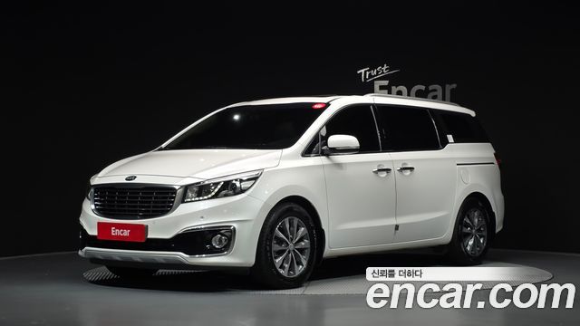 Kia Carnival 9-seater Luxury 2018 — фото 1