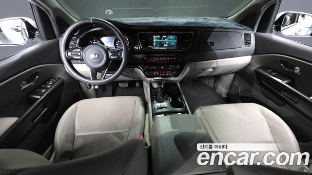 Kia Carnival 9-seater Luxury 2018 — фото 7