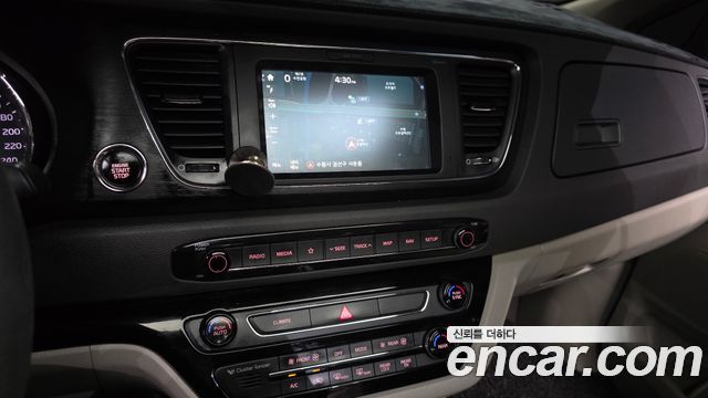 Kia Carnival 9-seater Luxury 2018 — фото 14