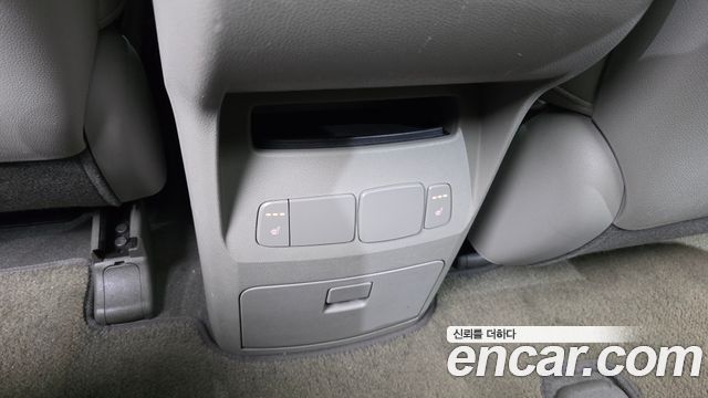 Kia Carnival 9-seater Luxury 2018 — фото 18