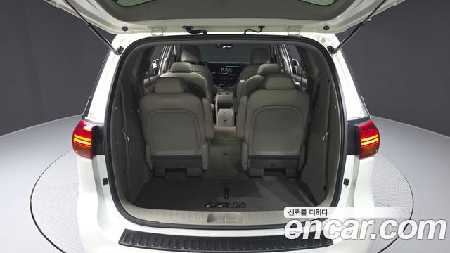 Kia Carnival 9-seater Luxury 2018 — фото 20