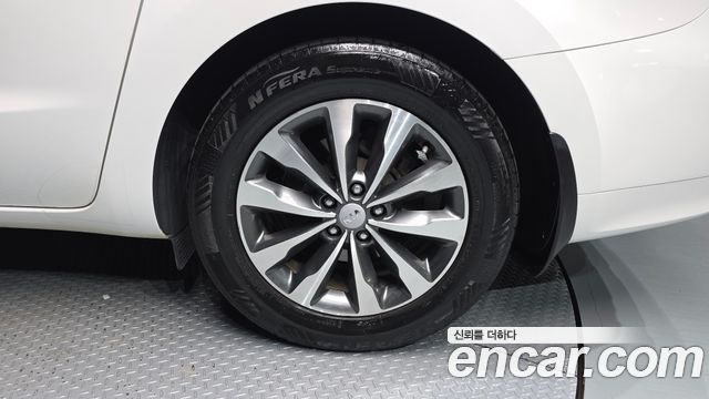 Kia Carnival 9-seater Luxury 2018 — фото 21
