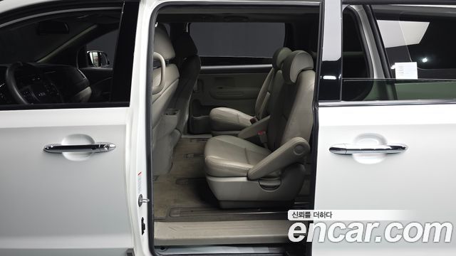 Kia Carnival 9-seater Luxury 2018 — фото 26
