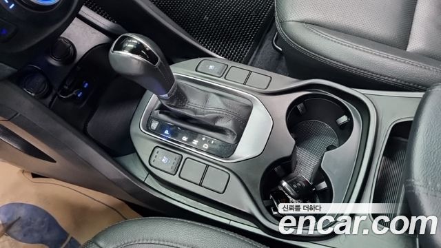 Hyundai Santa Fe (DM) Diesel(e-VGT) 2.0 2WD Premium 2015 — фото 9