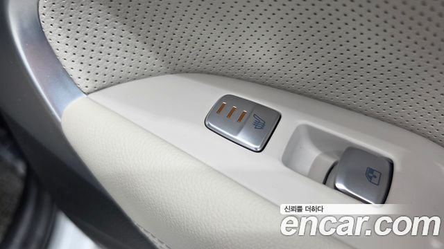 Genesis G70 Gasoline 2.0T 2WD 2021 — фото 19