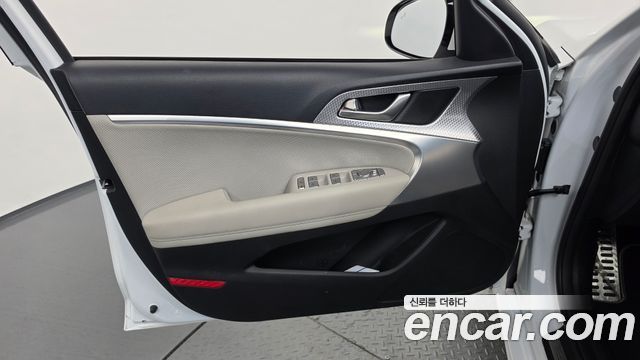 Genesis G70 Gasoline 2.0T 2WD 2021 — фото 24