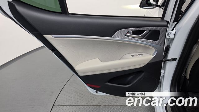 Genesis G70 Gasoline 2.0T 2WD 2021 — фото 25