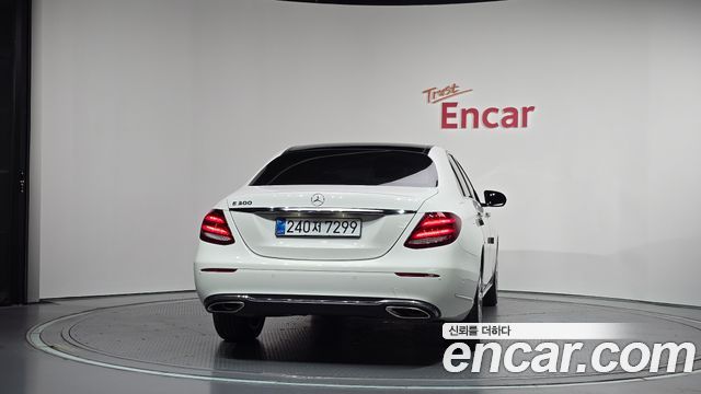 Mercedes-Benz E-Class (W213) E300 Exclusive 2017 — фото 4