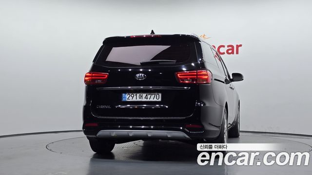 Kia Carnival 9-Seater Noblesse 2019 — фото 4
