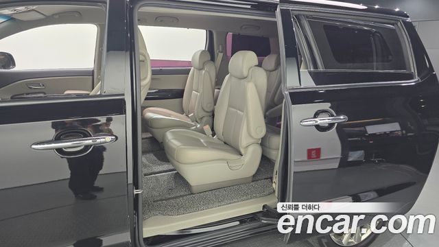Kia Carnival 9-Seater Noblesse 2019 — фото 12