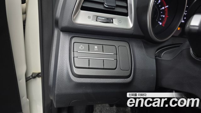 KG Mobility (SsangYong) Tivoli VX 2WD 2016 — фото 16